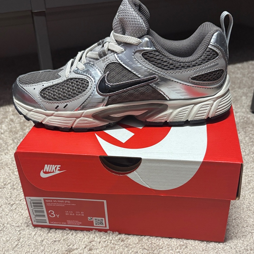 Nike Metallic Silver and Black Running Shoes